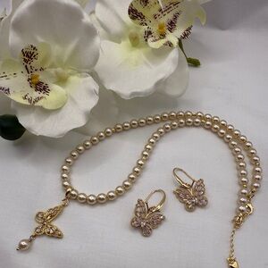 Elegant Gold butterfly and Cream Pearl Jewelry Set